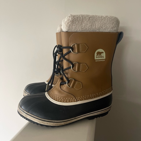 SOREL // Women’s Carnival leather winter snow boots (Sz. 6) - Picture 2 of 3